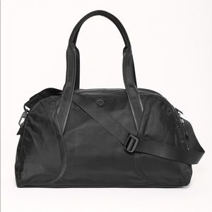 Lululemon Out of Range duffle